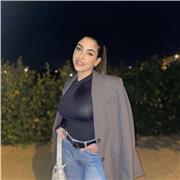 Me definiría como una persona muy luchadora, me gustaría dar clases a niños/as de primaria